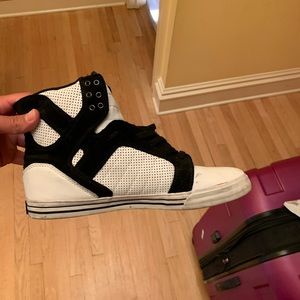 Supra Muska 001